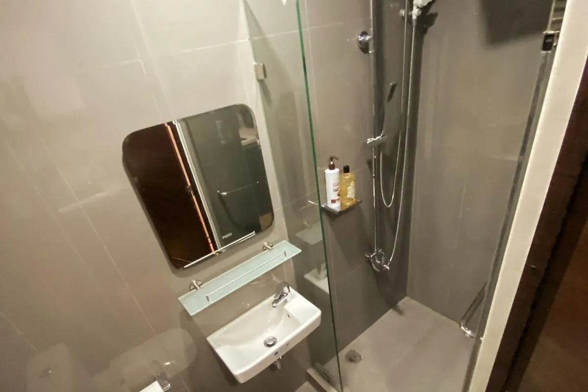 Cosmopolitan Comfort Makati 1 Bedroom Wonder 300Mb 2428 Internet Μανίλα
